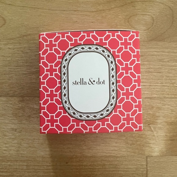 Stella & Dot gray diamond stud earrings - never worn - Picture 2 of 2